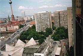 Blick vom Hochhaus auf das Ahornblatt